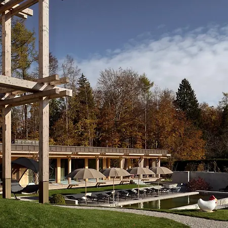 ホテル Bergeblick